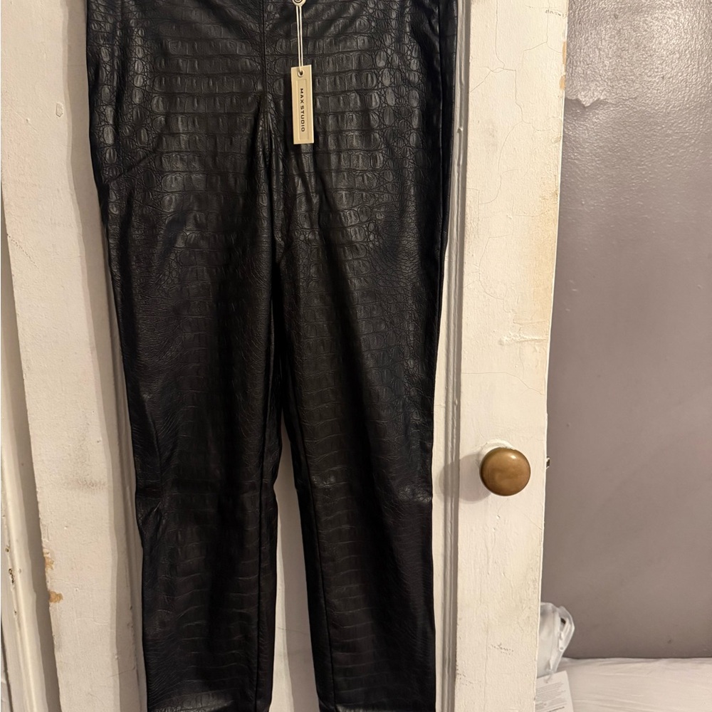 Max Studio Black Textured women Pants